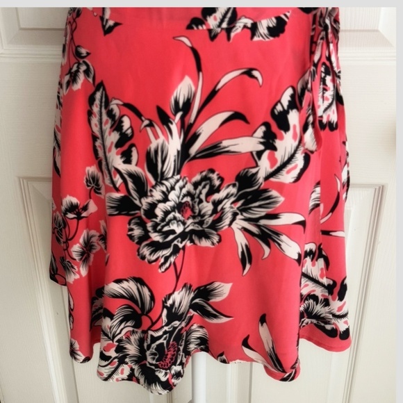 Yumi Kim Wrap Dress Silk Pink Black White Oversized Floral Pattern Short Sleeve - Picture 4 of 15